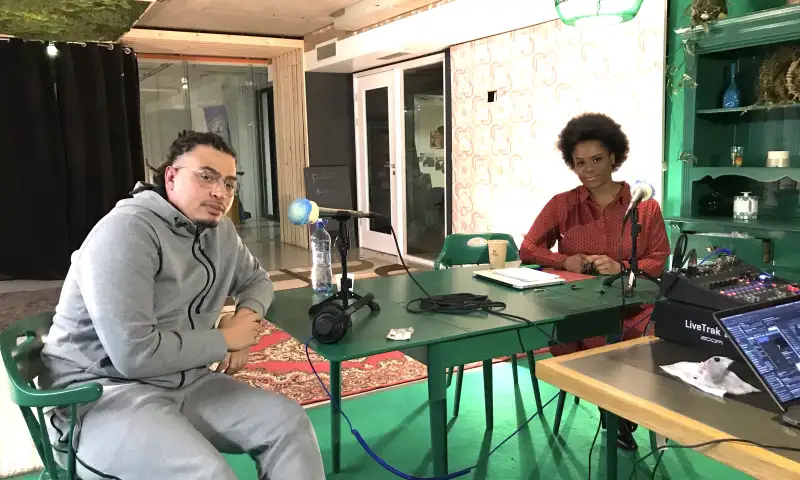 Podcast Vrijheidsgasten met Fresku